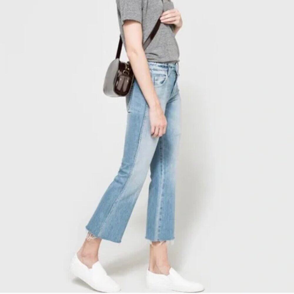 AMO Kick Crop Jeans in Sweet Cheeks Wash
